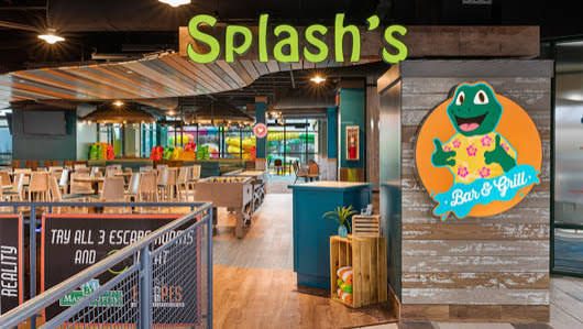 Entrance to Splash's Bar & Grill